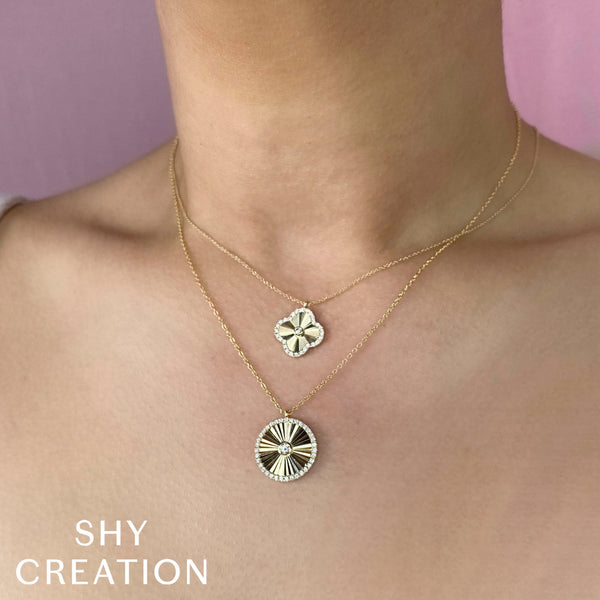 0.22CT DIAMOND BEZEL RIBBED CLOVER NECKLACE – Shy Creation