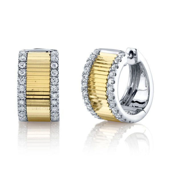 0.46CT DIAMOND RIBBED HUGGIE EARRING