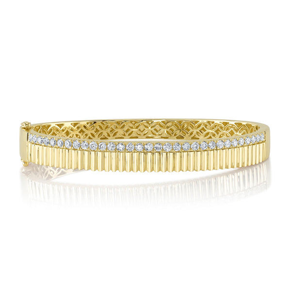 1.07CT DIAMOND RIBBED BANGLE