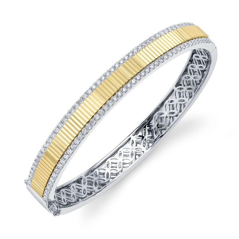 1.06CT DIAMOND RIBBED BANGLE