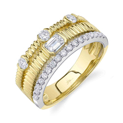 0.67CT DIAMOND EMERALD RIBBED RING