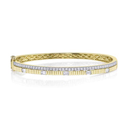 1.13CT DIAMOND EMERALD RIBBED BANGLE
