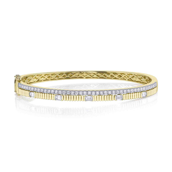 1.13CT DIAMOND EMERALD RIBBED BANGLE