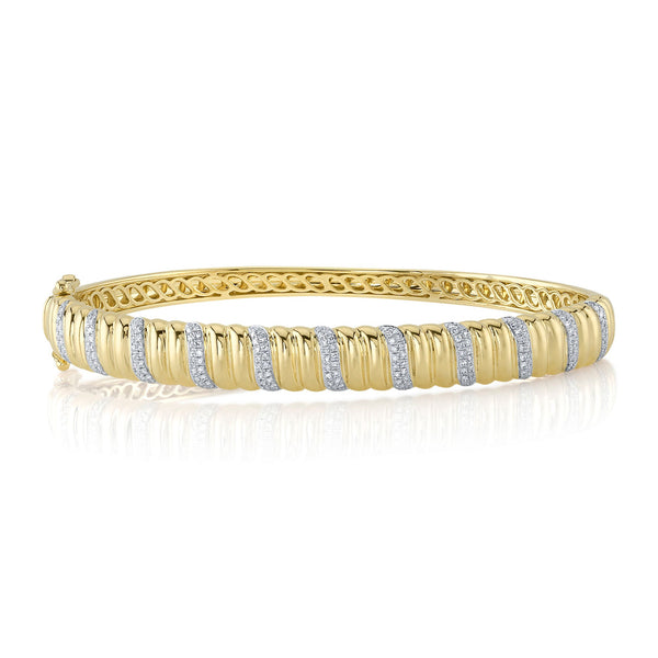 0.46CT DIAMOND RIBBED BANGLE