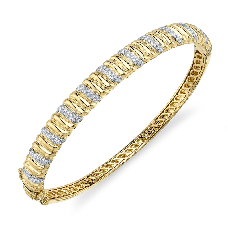0.46CT DIAMOND RIBBED BANGLE