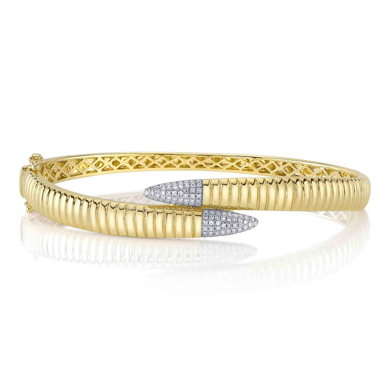 0.24CT DIAMOND RIBBED BANGLE