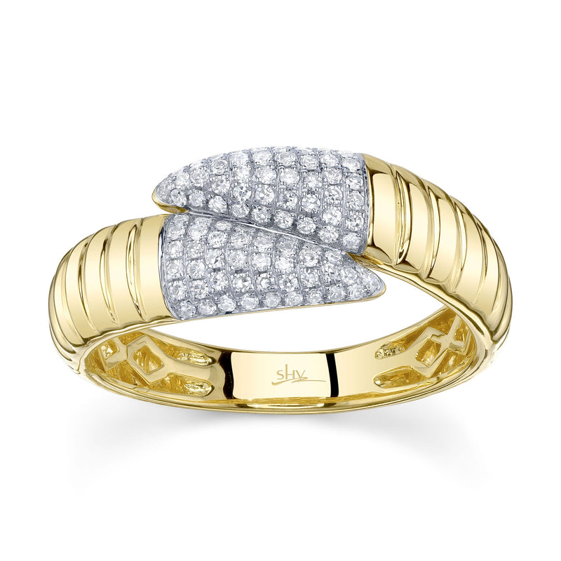 0.22CT DIAMOND RIBBED RING