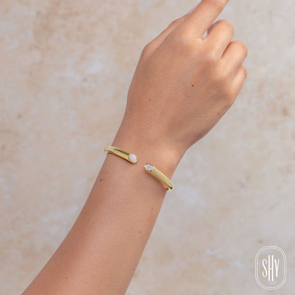 0.20CT DIAMOND BAGUETTE BANGLE