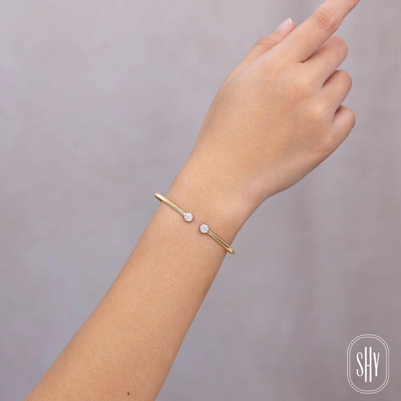 0.22CT DIAMOND PAVE CIRCLE BANGLE