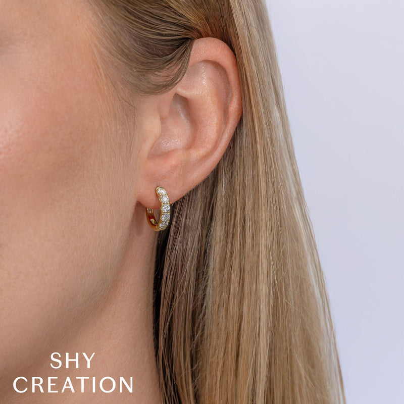 0.81CT DIAMOND HUGGIE EARRING