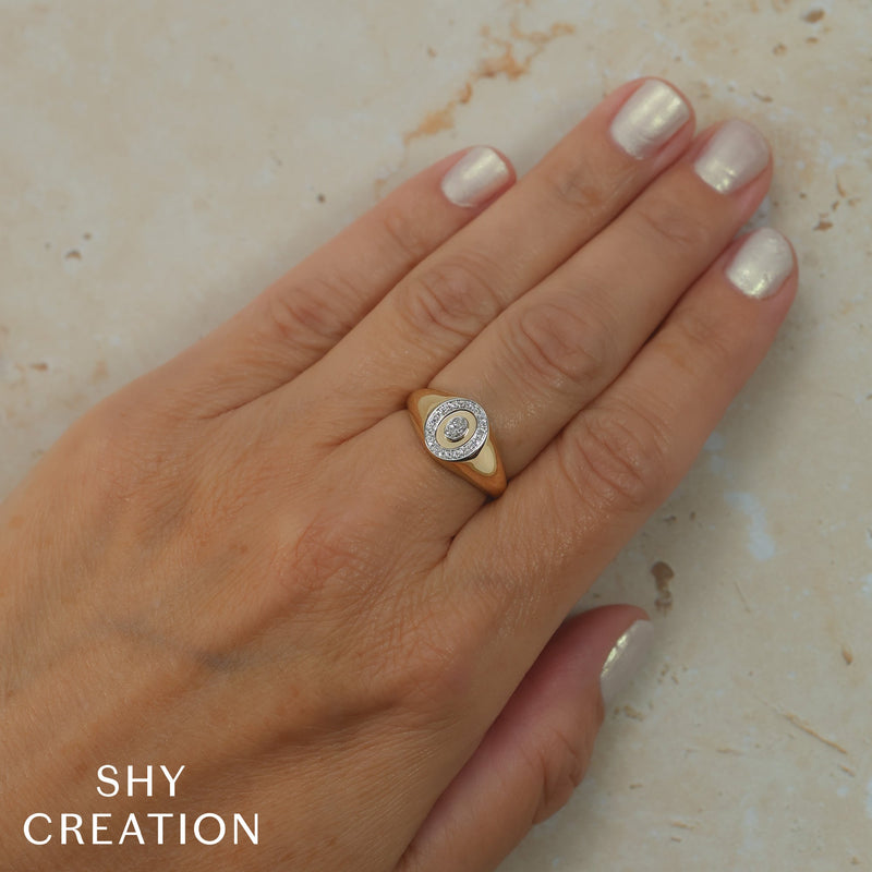 0.17CT DIAMOND OVAL BEZEL SIGNET RING