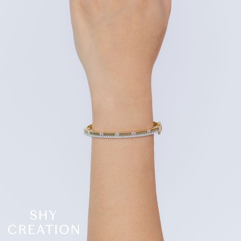 1.13CT DIAMOND EMERALD RIBBED BANGLE