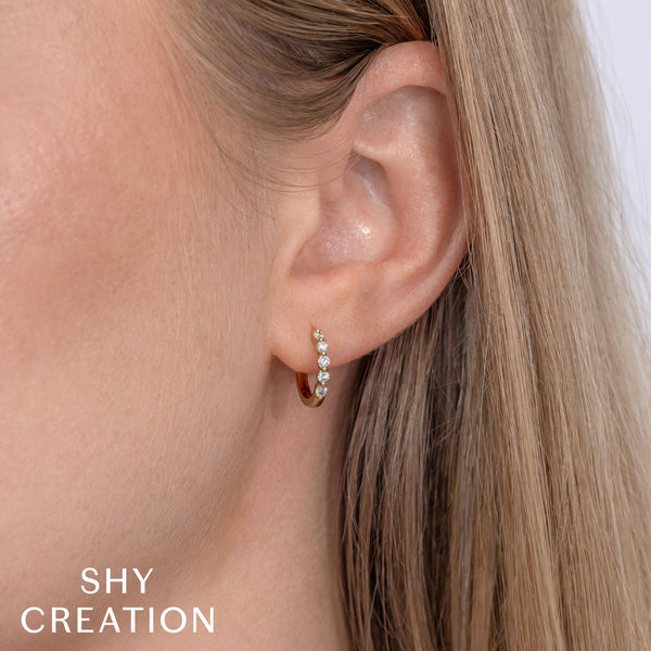 0.24CT DIAMOND HUGGIE EARRING