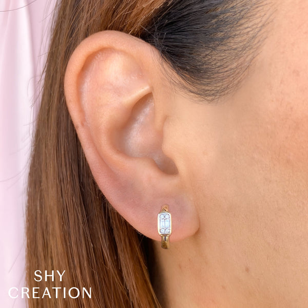 0.14CT DIAMOND BAGUETTE HUGGIE EARRING