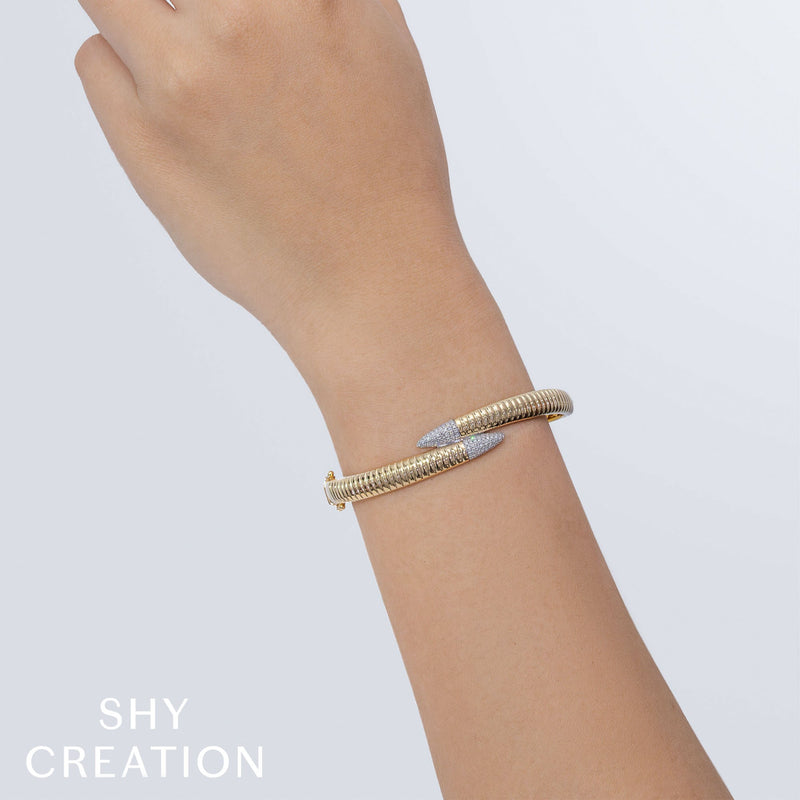 0.24CT DIAMOND RIBBED BANGLE