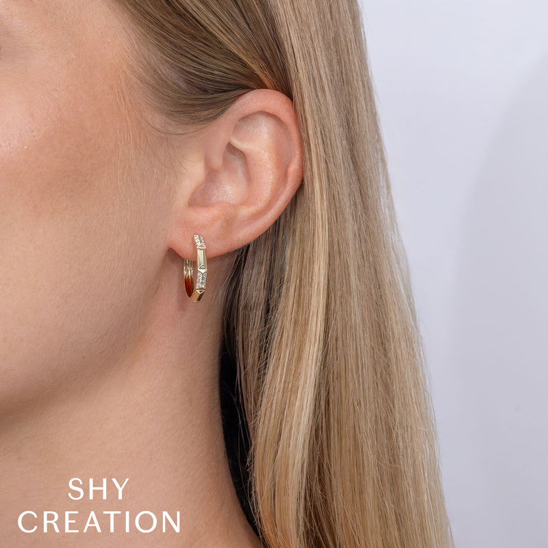 0.24CT DIAMOND GEO CUT HOOP EARRING