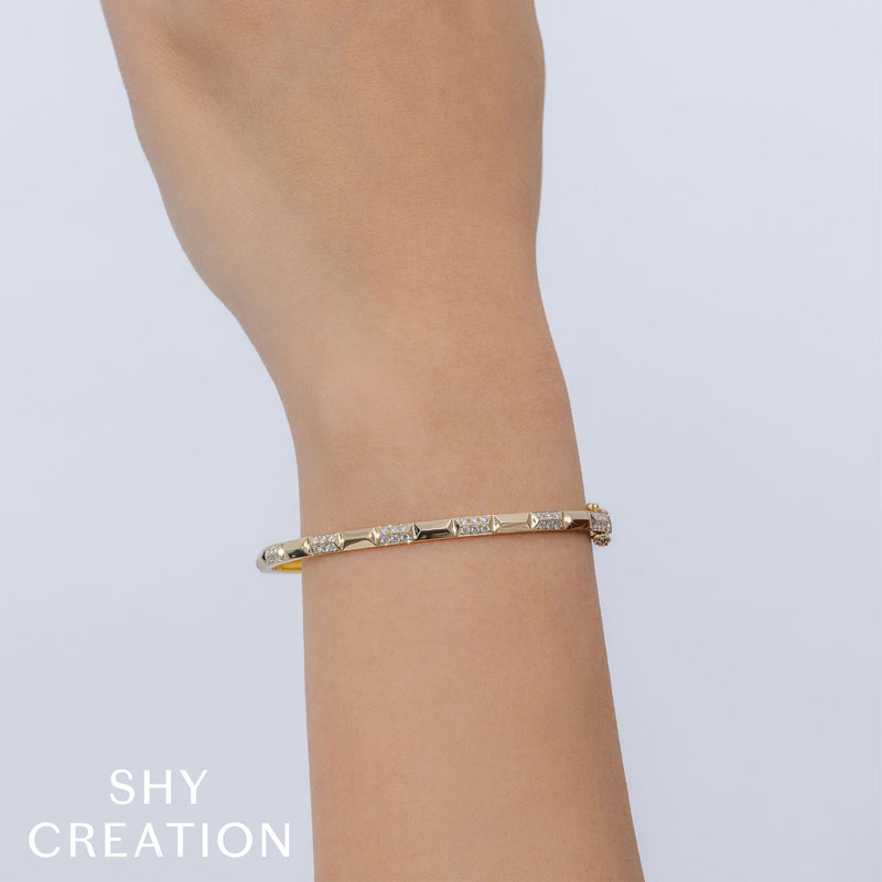 0.56CT DIAMOND GEO CUT BANGLE