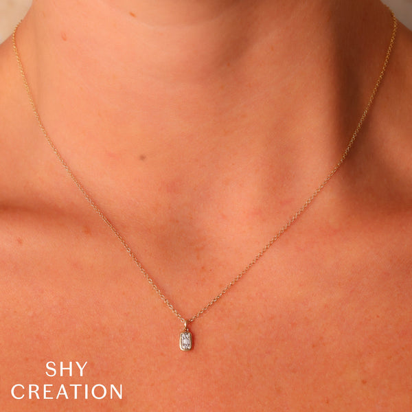0.07CT DIAMOND BAGUETTE NECKLACE