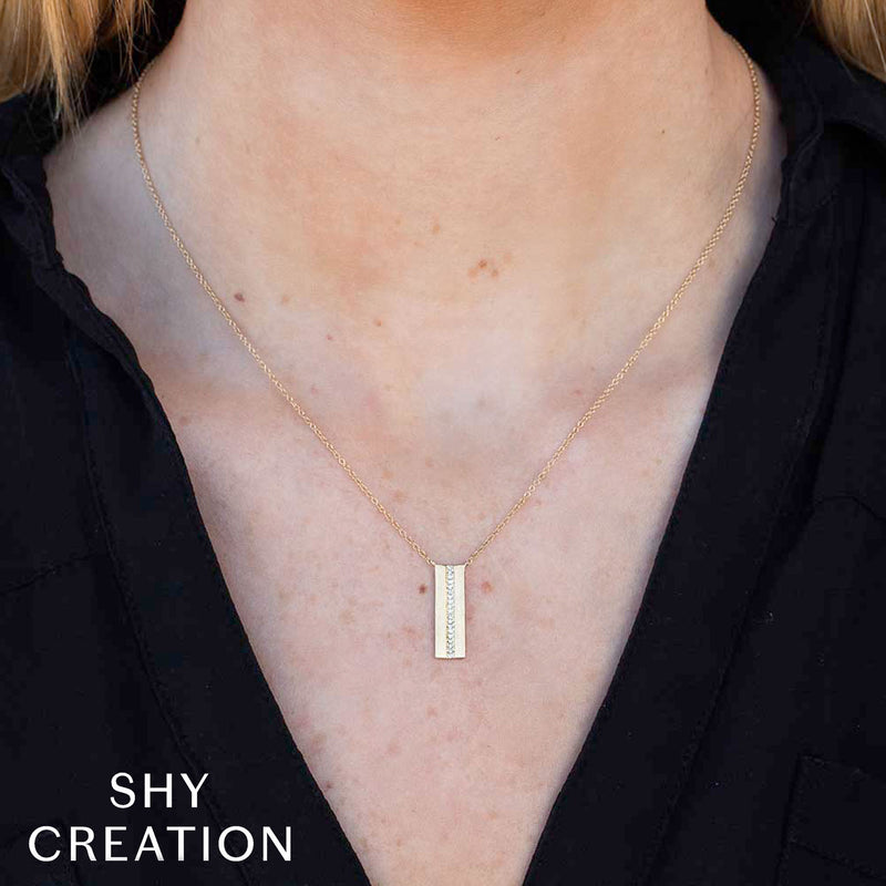 0.06CT DIAMOND BAR MATTE NECKLACE